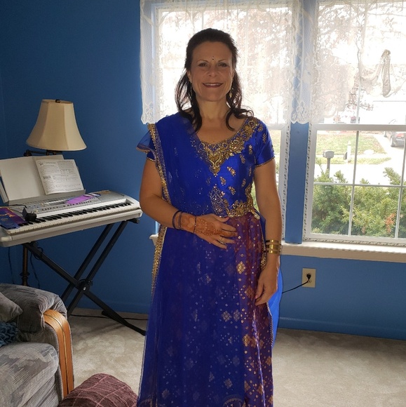 Meet your Posher, Becky - Picture 2 of 2